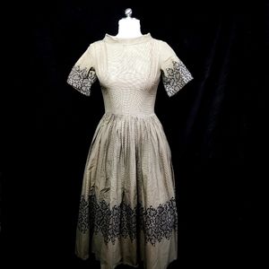 1950s Vintage Border Print Swing Dress